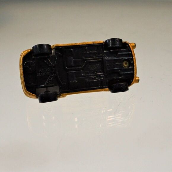 Hot Wheels Mattel 1996 Escort Rally Gold #5 Die Cast Car Loose - Picture 5 of 6